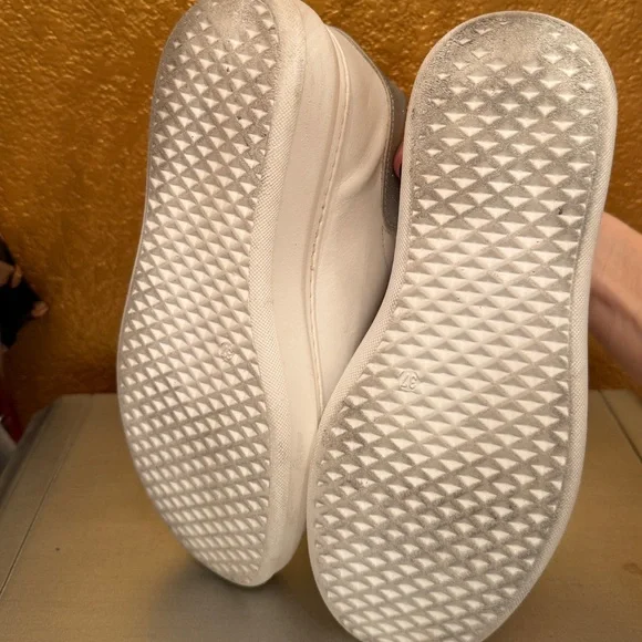 Size 7 White Valentino Sneakers - Picture 5 of 5